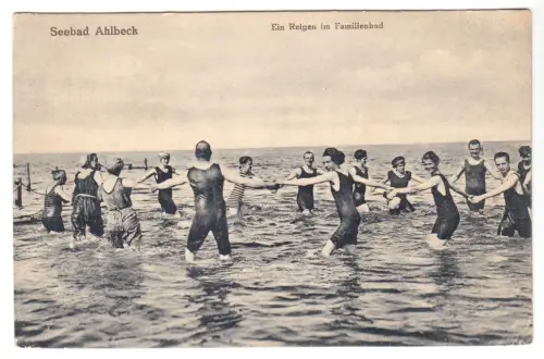 AK, Seebad Ahlbeck auf Usedom, Ein Reigen im Familienbad, 1921