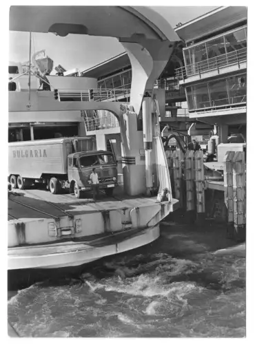 AK, Sassnitz Rügen, Saßnitz, Fährschiff "Trelleborg" im Fährhafen, 1965