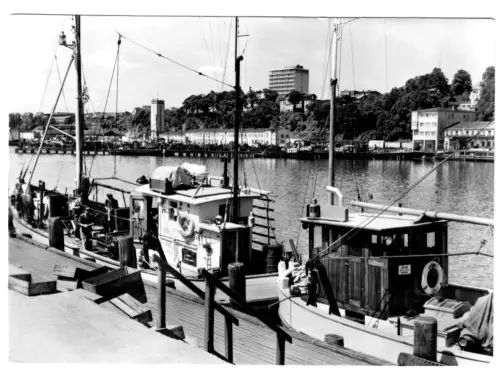 AK, Sassnitz Rügen, Saßnitz, Fischkutter im Hafen, 1971