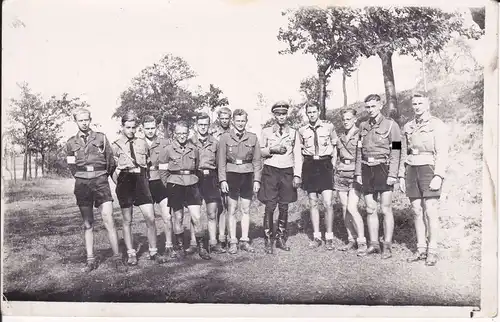 Orig. Foto Gruppenfoto Jugendliche Burschen HJ Uniform 1943