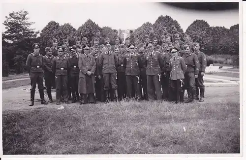 Orig. Foto Gruppenbild Soldaten Uniform WK II