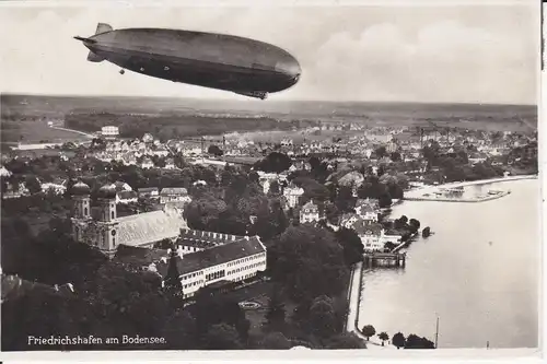 Ansichtskarte Friedrichshafen Bodensee mit Zeppelin Lufftschiff ca. 1930