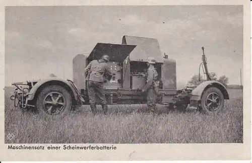Ansichtskarte Maschinensatz Scheinwerferbatterie Soldaten Wehrmacht Technik Gerät 1941