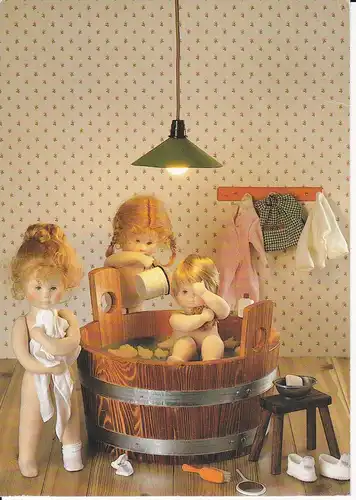 Ansichtskarte Puppen beim Baden Spielszene Badezuber / Christa Franck 1989