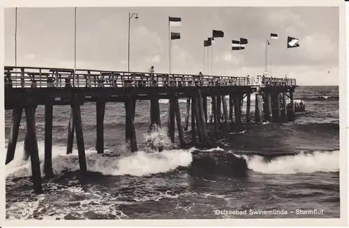 Ansichtskarte Swinemünde / Świnoujście Sturmflut Seebrücke Steg ca. 1940