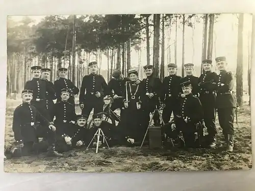 PK Soldatengruppe mit Frau 1.WK/Jahrhundertwende