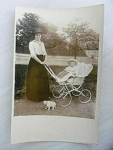 Alte Postkarte "Frau mit Kind"