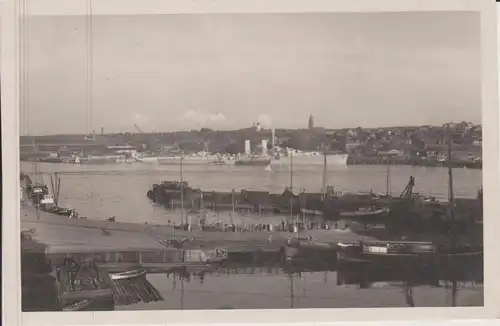 Ansichtskarte Kiel Deutsche Werke Blick auf die Stadt Schiffe Foto ca. 1930