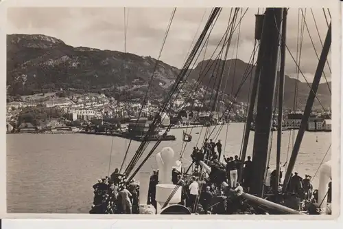 Ansichtskarte Bergen Norwegen Blick von Bord Schiffsbug Foto ca. 1930