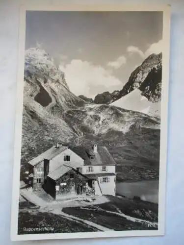 [Echtfotokarte schwarz/weiß] Rappenseehütte
Heilbronnerweg - Allgäuer Alpen Rappenseehütte. 