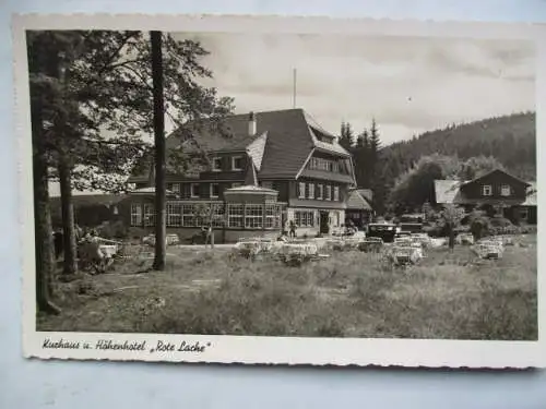 [Echtfotokarte schwarz/weiß] Kurhaus u. Höhenhotel "Rote Lache"
Kurhaus u. Höhenrestaurant "Rote Lache"
b. Baden-Baden 700 m ü.M.  Tel. 222 Amt Forbach. 