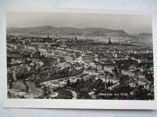 [Echtfotokarte schwarz/weiß] Panorama von Wien
Nach einer Zeichnung  von Paul A. Kasimir. 