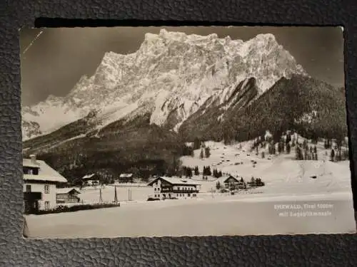 [Echtfotokarte schwarz/weiß] Ehrwald, Tirol 1000 m mit Zugspitzmassiv. 