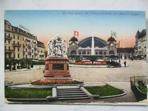 [Echtfotokarte farbig] Basel Strassburgerdenkmal mit Bundesbahnhof. 