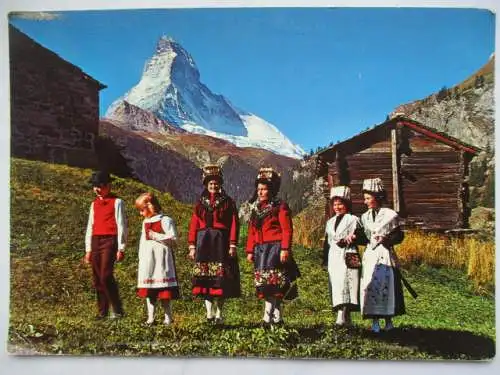 [Echtfotokarte farbig] Winkelmatten bei Zermatt
Zermatter- und Wallisertrachten
Matterhorn  4478 n Mt. Cervin. 