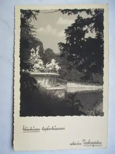 [Echtfotokarte schwarz/weiß] Schönbrunn Neptunbrunnen rechts  zum Tirolergarten. 