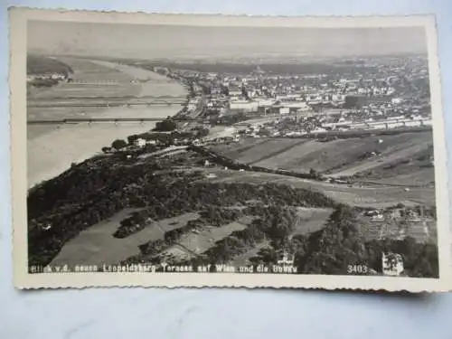 [Echtfotokarte schwarz/weiß] Blick v. d. neuen Leopoldsberg Terrasse auf Wien und die Donau. 