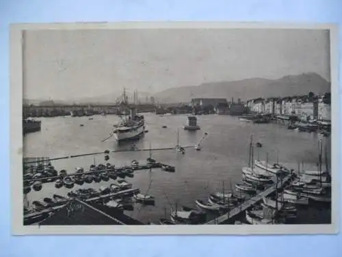 [Lithographie] Toulon 
Vue générale du Port. 