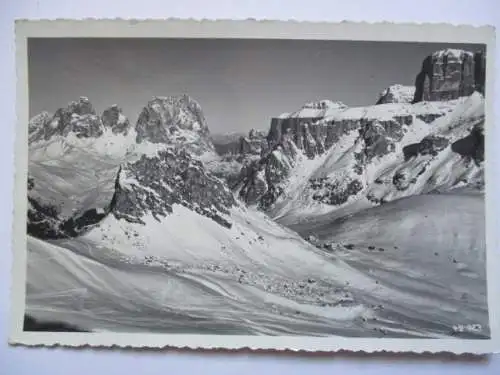 [Echtfotokarte schwarz/weiß] Passo Pordoi (2250)
Sassolungo  e Sella. 