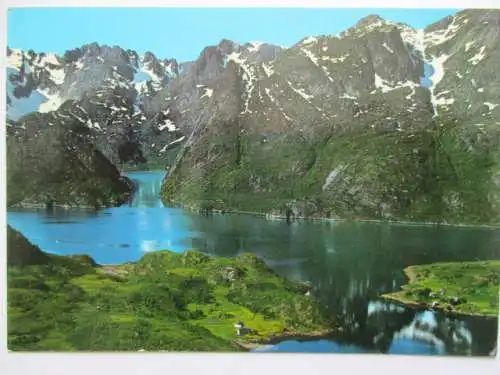 [Echtfotokarte farbig] Parti fra Trollfjorden med Trolltindene sett fra Fly. 