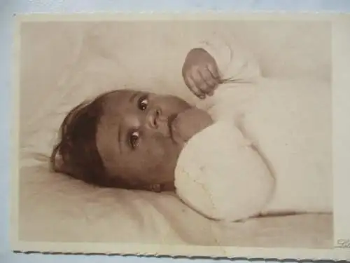 [Lithographie] Lotte Herrlich
Aus der Mappe:  Lotte Herrlich
Kinderköpfe 41. Sammlung Serie 81. 