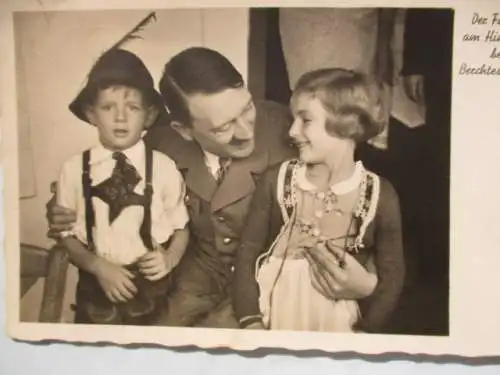 [Propagandapostkarte] Der Führer am Hintersee bei Berchtesgaden. 