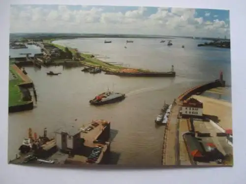 [Echtfotokarte farbig] Bremerhaven
Geestevorhafen mit Blick auf die Weser. 