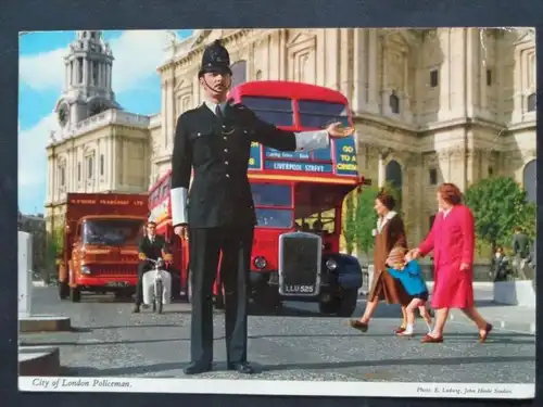 AUTOBUS - Grossbritannien Great Britain - London - Doppeldecker-Bus LKW Moped Polizist "Bobby"