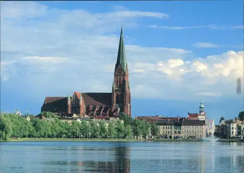 Ansichtskarte Schwerin Dom mit Pfaffenteich 1999