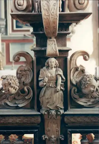 Osterwohle Holzschnitzerei mit Engelköpfe in der Dorfkirche 1996 Privatfoto