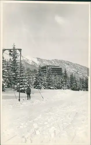 Foto  Sport - Ski fahren - Am Lift hinauf 1965 Privatfoto 