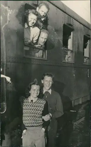 Foto  Am Zug Verabschiedung von Bekannten 1963 Privatfoto 