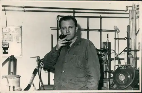 Menschen / Soziales Leben - Arbeiter  Person im Labor 1962 Privatfoto