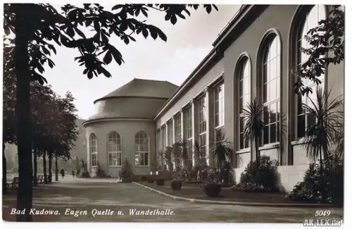 Bad Kudowa Wandelhalle und Eugen Quelle - Foto AK ca. 1930