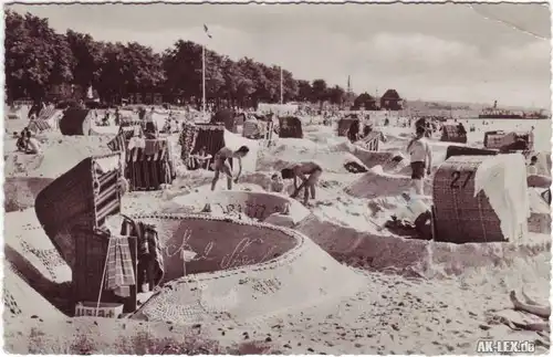 Ostseebad Laboe belebter Strand - Foto AK gel. 1959