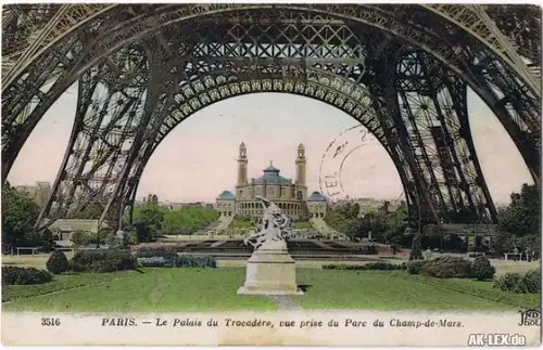 Paris La Palais du Trocadero, Vue prise du Parc du Champ
