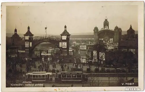 Prag Panorama mit Straßenbahn - Foto AK ca. 1930