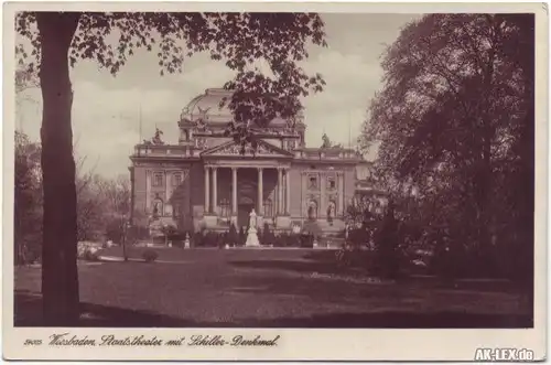 Wiesbaden Staatstheater mit Schiller-Denkmal