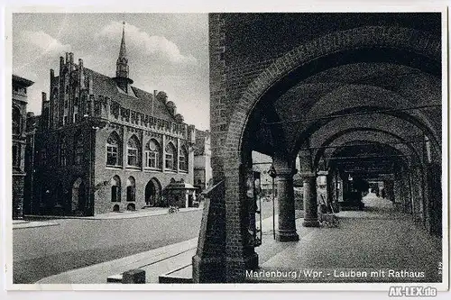Marienburg Lauben und Rathaus - Foto Ak ca. 1935