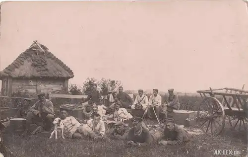 deutsche Soldatengruppe -in Osteuropa Foto AK gel. 1916