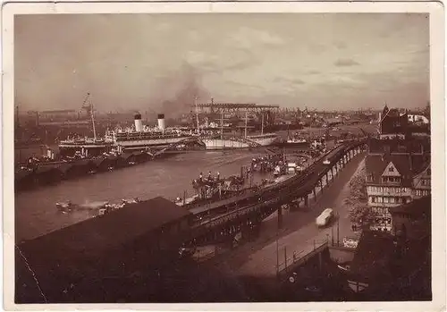 Hamburg Hafen mit Überseebrücke