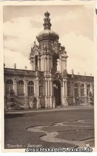 0 Zwinger, Kronentor