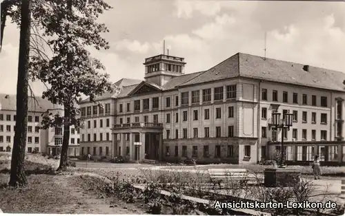 Bad Berka Klinik, Haupteingang mit Verwaltung