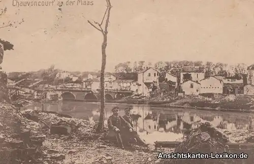 Chauvoncourt Panorama mit Soldaten im Vordergrund (1. We