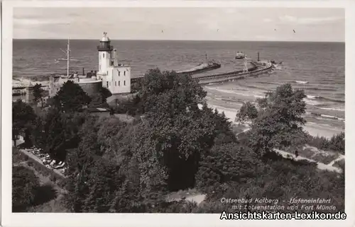 Kolberg Kołobrzeg Hafeneinfahrt mit Lotsenstation und Fort Münde 1938