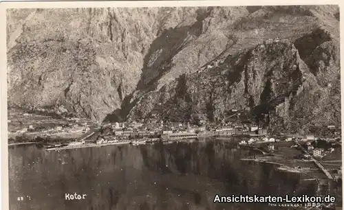 Kotor Blick auf Stadt und Hafen