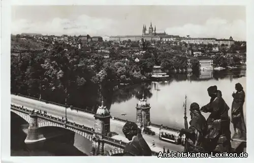 Ansichtskarte Prag Praha Hradschin, Brücke und Totale 19