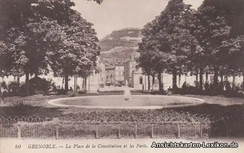 Carte postale Grenoble Place de la Constitution et les F
