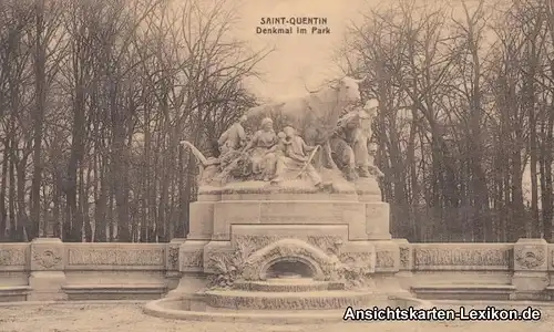 GPC Ansichtskarte Saint-Quentin Denkmal im Parkc1918