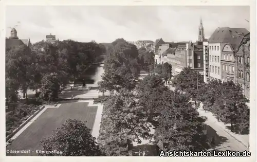 Düsseldorf Königsallee mit Geschäften